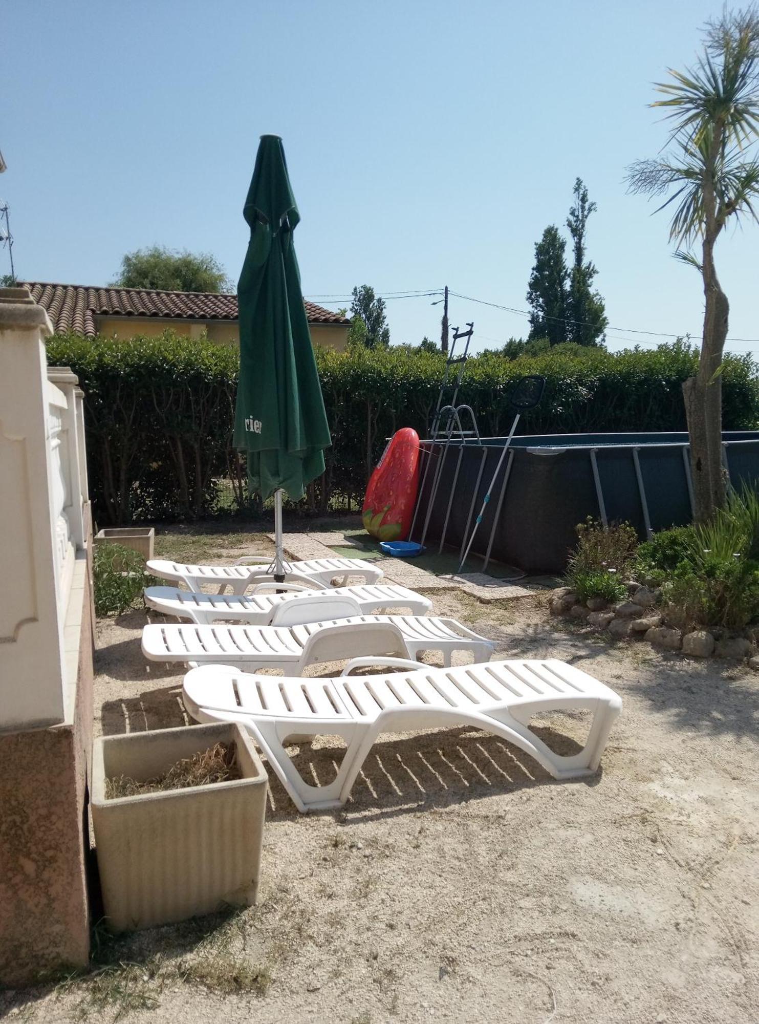 Aux Portes De Camargue Arles Exterior photo